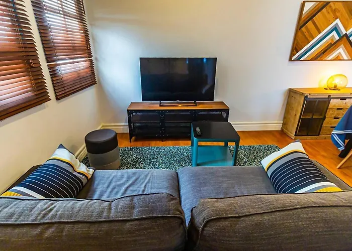 Sh La Casa Del Capitan. Cerca De La Catedral. *