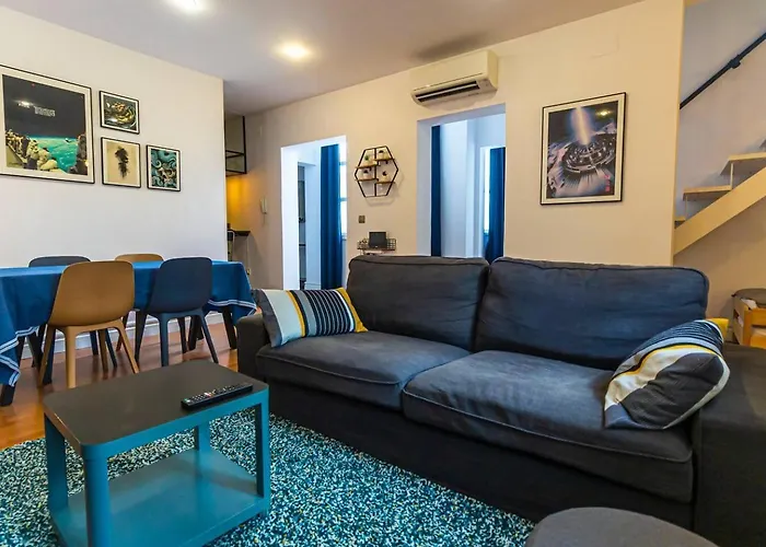 Sh La Casa Del Capitan. Cerca De La Catedral. カディス